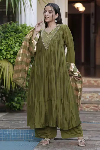 Women green chanderi sequin emroidery work kurta set