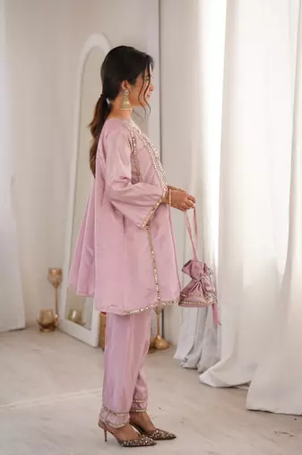 Women pink silk sequin emroidery work kurta set