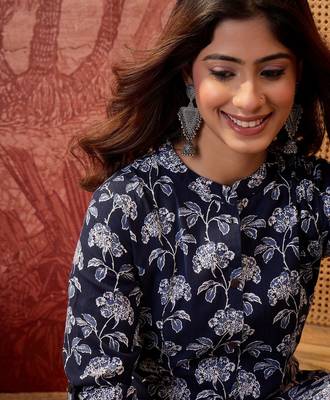 Women navy blue cotton sequin emroidery work kurta set 3