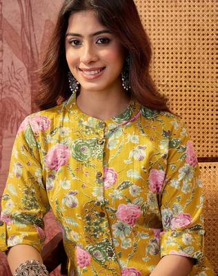 Women yellow cotton sequin emroidery work kurta set 4