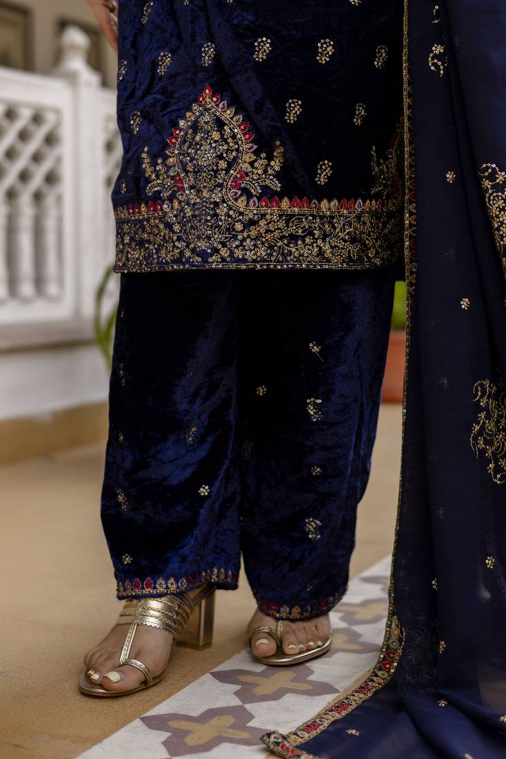 Women blue velvet sequin emroidery work kurta set