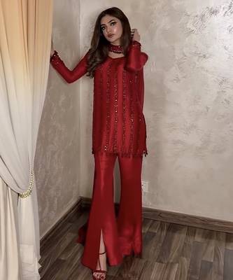 Women red silk blend sequin emroidery work kurta set 2
