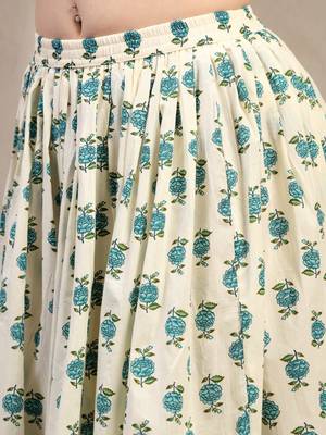 Green floral printed cotton flared maxi skirt for women 4