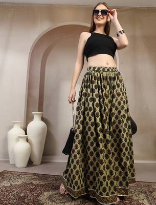 Green floral printed cotton flared maxi skirt for women 5