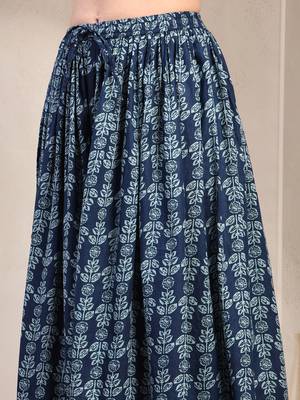 Blue floral printed cotton flared maxi skirt for women 4