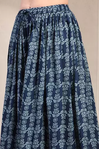 Blue floral printed cotton flared maxi skirt for women