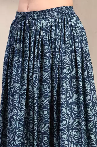 Blue floral printed cotton flared maxi skirt for women