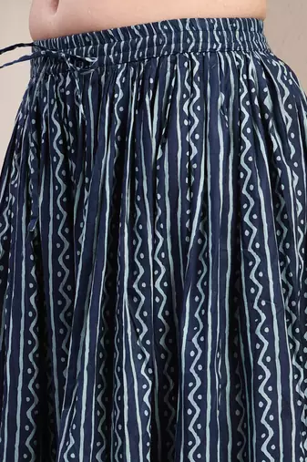 Blue floral printed cotton flared maxi skirt for women