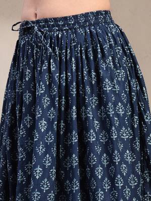 Blue floral printed cotton flared maxi skirt for women 4