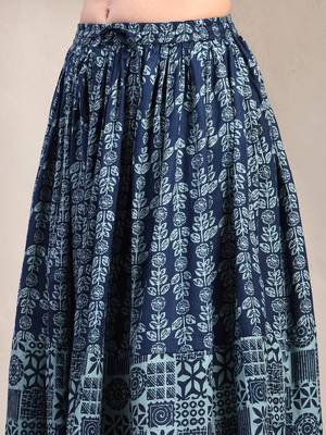 Blue floral printed cotton flared maxi skirt for women 4