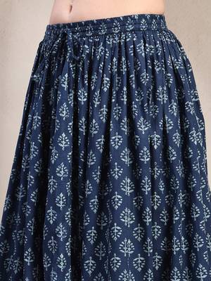 Blue floral printed cotton flared maxi skirt for women 4