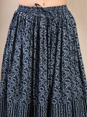 Blue floral printed cotton flared maxi skirt for women 4