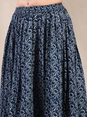 Blue floral printed cotton flared maxi skirt for women 4