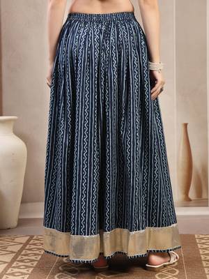 Blue printed cotton flared maxi skirt for women 3