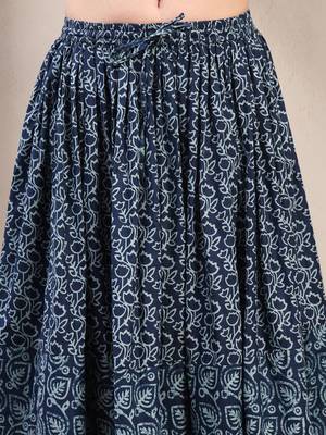 Blue floral printed cotton flared maxi skirt for women 4