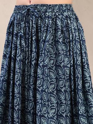 Blue floral printed cotton flared maxi skirt for women 4