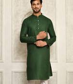Bottle green cotton kurta with pattern work and fancy button