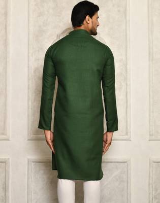 Bottle green cotton kurta with pattern work and fancy button 2