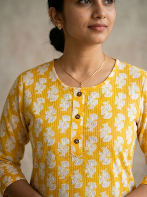Saka Designs Yellow Printed Cotton Kurti 2