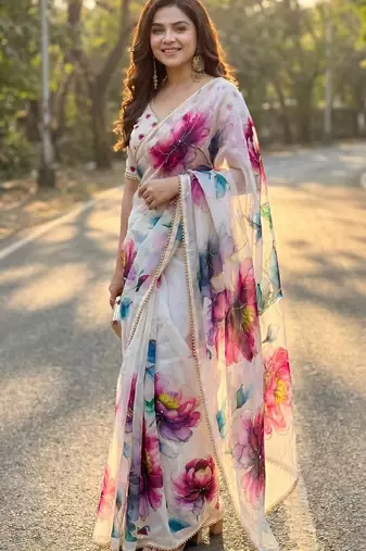 Cream georgette printed saree with floral print