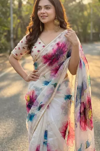 Cream georgette printed saree with floral print