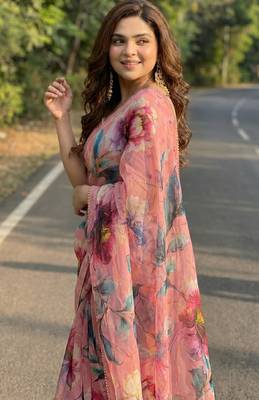 Pink georgette printed saree with floral print 2