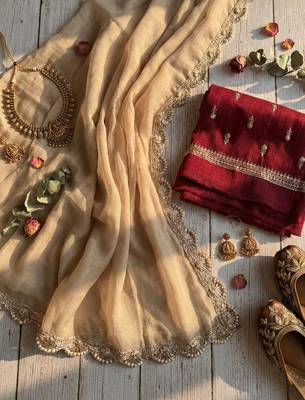 Beige silk blend embroidered saree with thread work 4