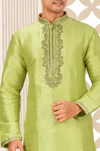 Green mulbury  kurta with pattern work&hand work