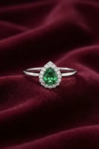 925 sterling silver cubic zirconia green stone cz ring with  halo look