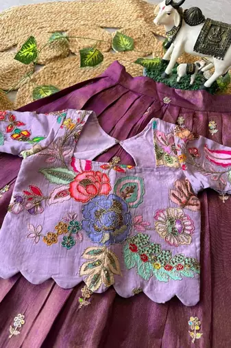Kids girls festive wear position embroidered work lehenga choli set