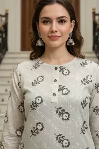 Saka Designs Off White Printed Cotton Kurti