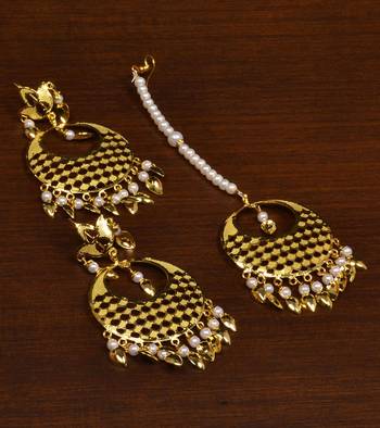 Traditional gold and pearl chandbali set 3