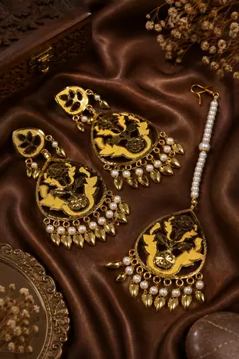 Wedding elegance dangler and maang tikka set