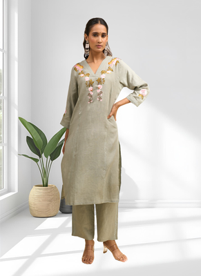 Women's linen pista green embroidered short kurta with pant 3