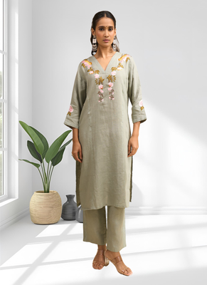 Women's linen pista green embroidered short kurta with pant 4