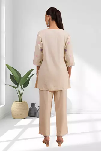 Women's linen cream embroidered short kurta with pant