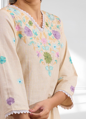 Women's linen cream embroidered short kurta with pant 4