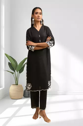 Women's linen black embroidered long kurta with pant