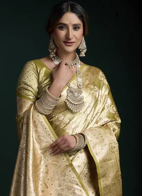 Mehendi banarasi silk saree with zari weaving saree 2