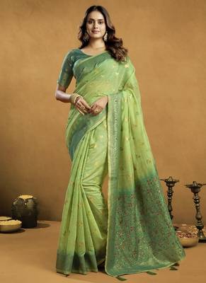 Shaded green spun cotton zari saree with rich pallu 1