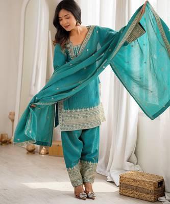 Vichitra silk embroidery sequins work green readymade salwar suit 3