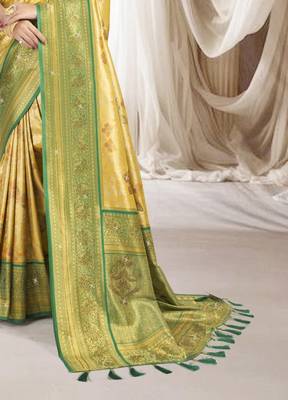 Gold green silk blend embroidered kanchipuram silk blend Saree with blouse  3