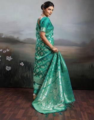 Green colour silk blend saree with silver zari weaving border 2