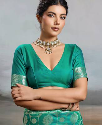 Green colour silk blend saree with silver zari weaving border 3