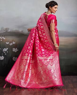 Rani pink colour silk blend saree with silver zari weaving border 2