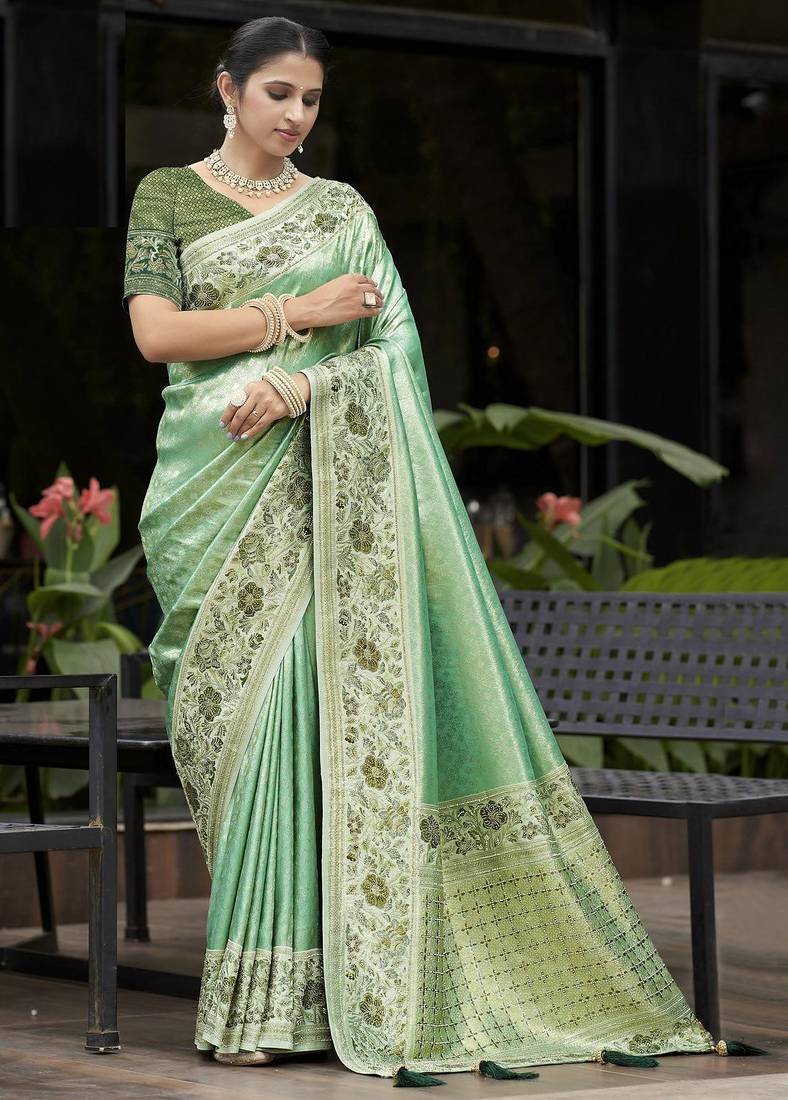 Green silk blend embroidered bollywood Saree with blouse 