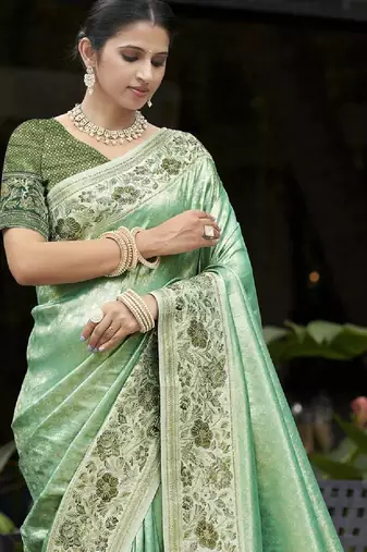 Green silk blend embroidered bollywood Saree with blouse 