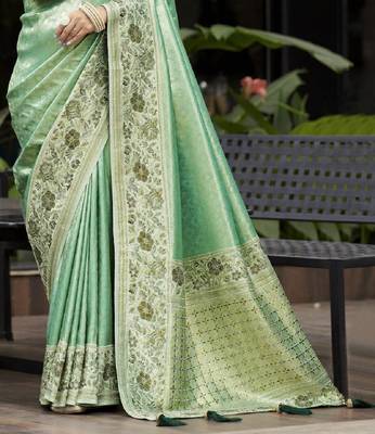 Green silk blend embroidered bollywood Saree with blouse  4