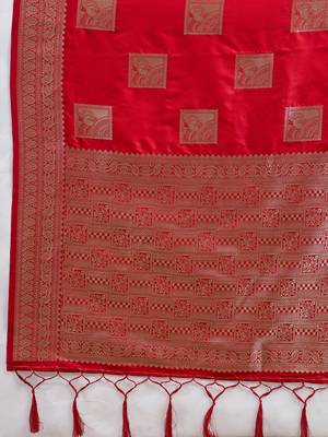 Red colour silk blend saree with silver zari weaving border 4