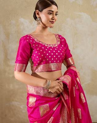 Magenta colour silk blend saree with silver zari weaving border 3